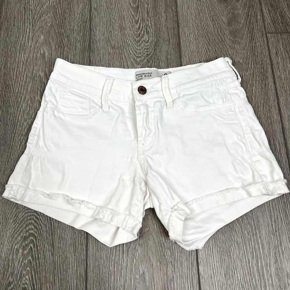 Abercrombie & Fitch Low Rise Short Size 0 W 25 White Distressed Hem